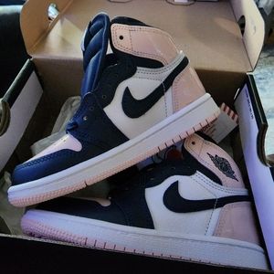 Pre school size 10.5 Jordan 1 Retro High OG